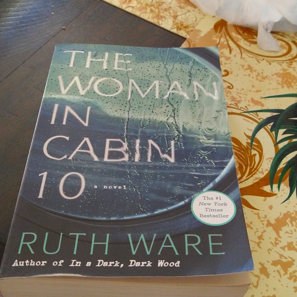 The women in cabin 10 paperback back